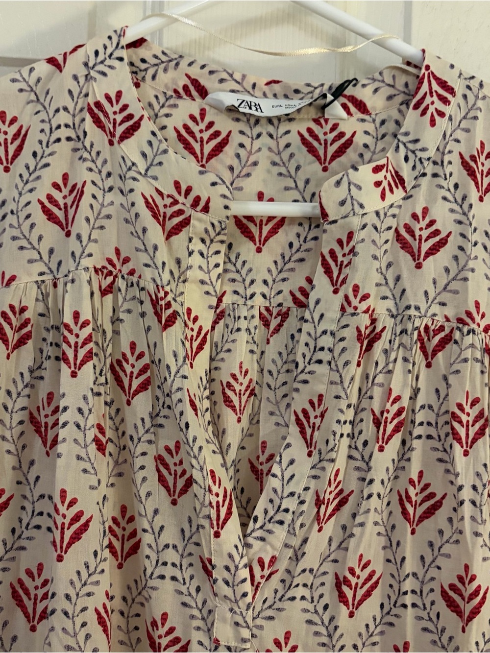 Zara Midi Floral Print V-Neck Dress in Cream and Red - Lightweight - NWT - SZ L - Picture 2 of 11